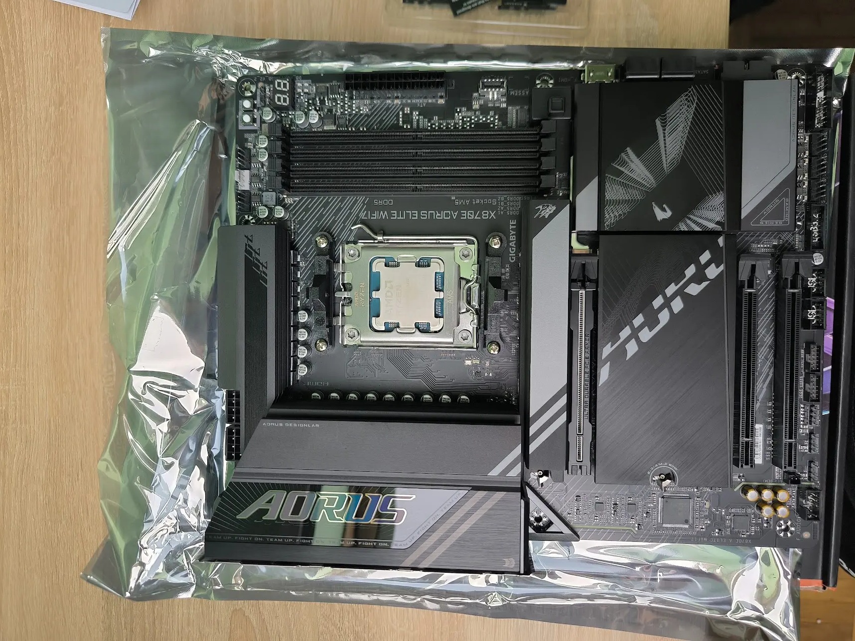 AMD Ryzen procesor u AM5 socketu na Gigabyte X870E Aorus Elite WiFi7 matičnoj ploči